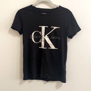 Calvin Klein tee size XS